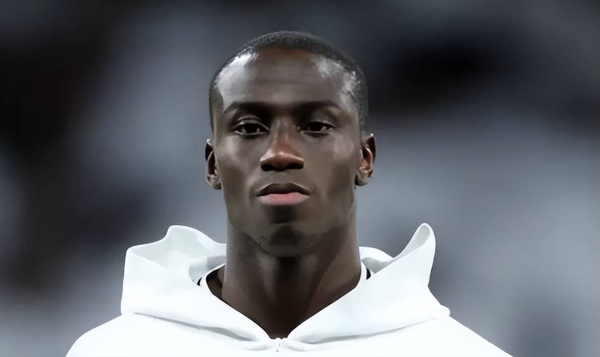 功勋悍将伤停6个月！皇马不想等了，或痛下杀手直接解约，太无情