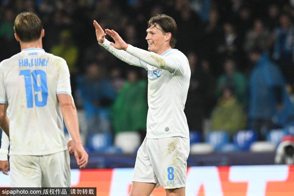 霍伊伦德点球失利，麦克托米奈神勇拯救那不勒斯